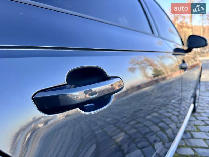 Седан Audi A4 2018 в Киеве