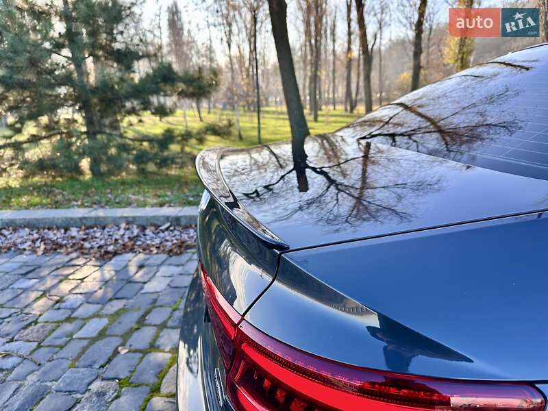 Седан Audi A4 2018 в Киеве