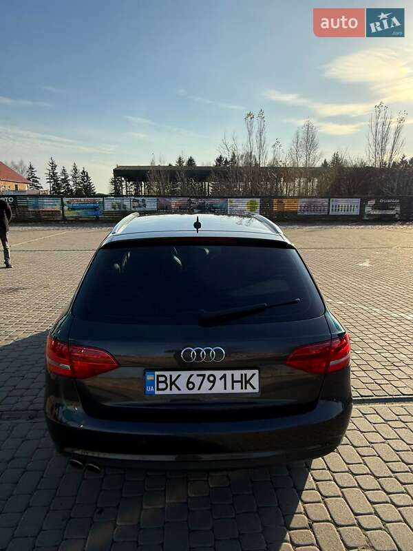 Универсал Audi A4 2012 в Березному