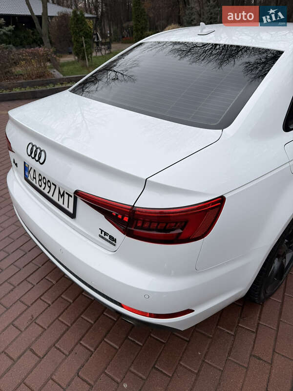 Седан Audi A4 2016 в Киеве