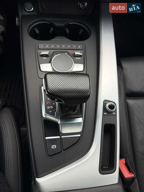 Седан Audi A4 2016 в Киеве