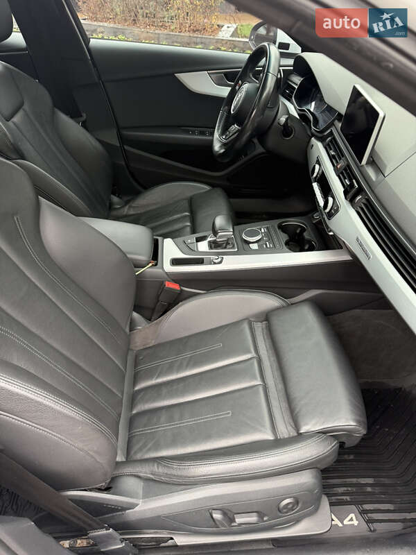 Седан Audi A4 2016 в Киеве