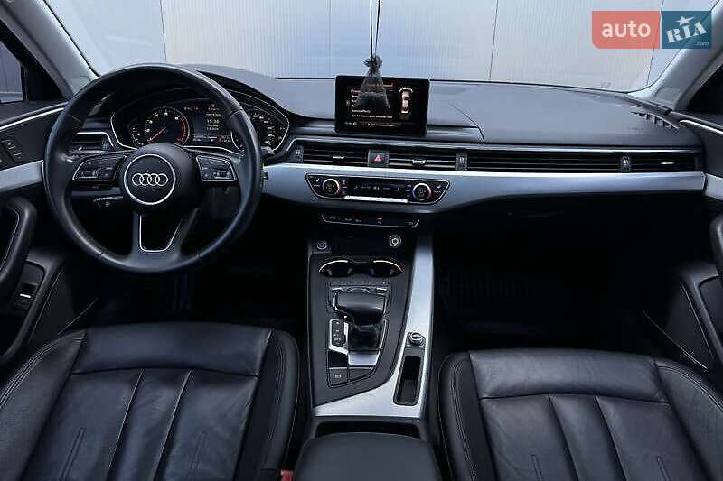 Седан Audi A4 2017 в Львове
