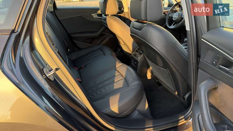 Седан Audi A4 2018 в Киеве