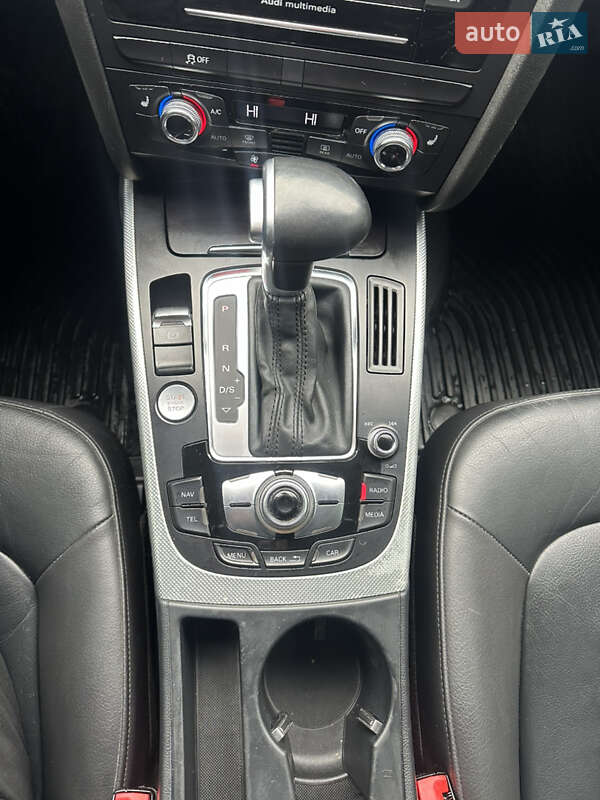 Седан Audi A4 2015 в Ивано-Франковске