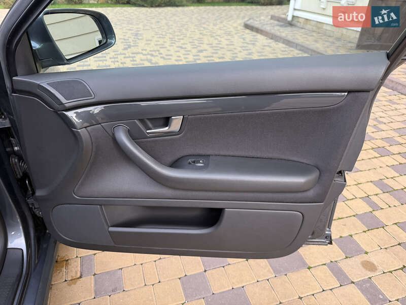 Седан Audi A4 2004 в Могилев-Подольске
