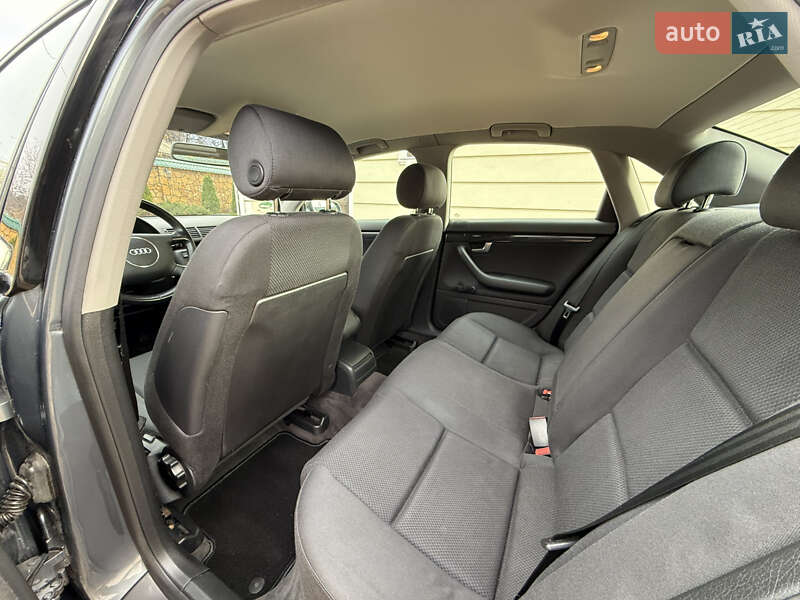 Седан Audi A4 2004 в Могилев-Подольске