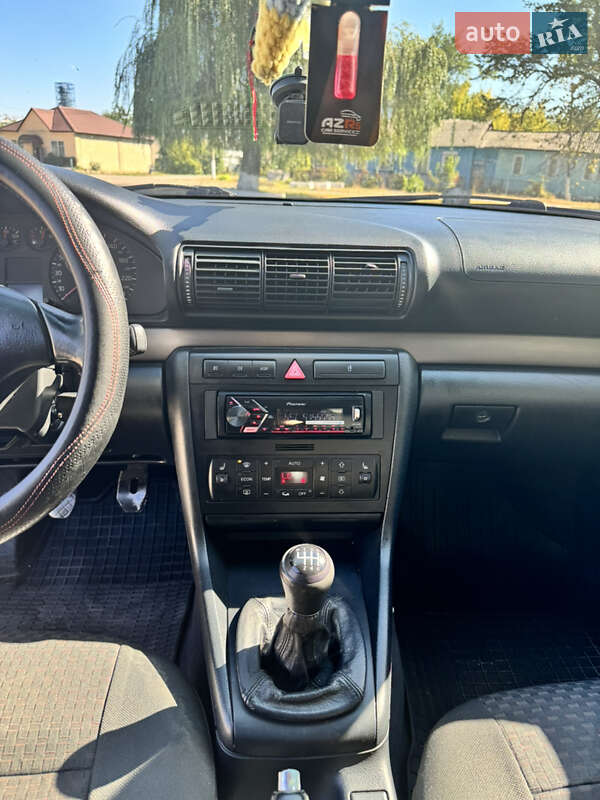Универсал Audi A4 1999 в Лозовой