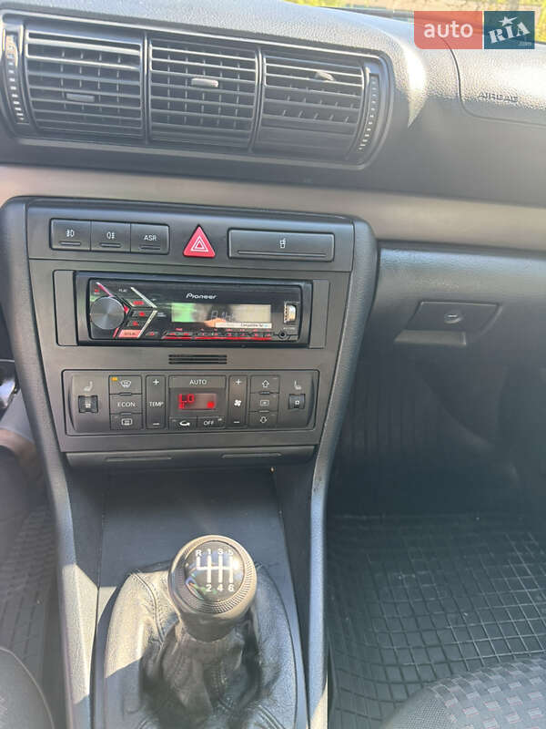 Универсал Audi A4 1999 в Лозовой