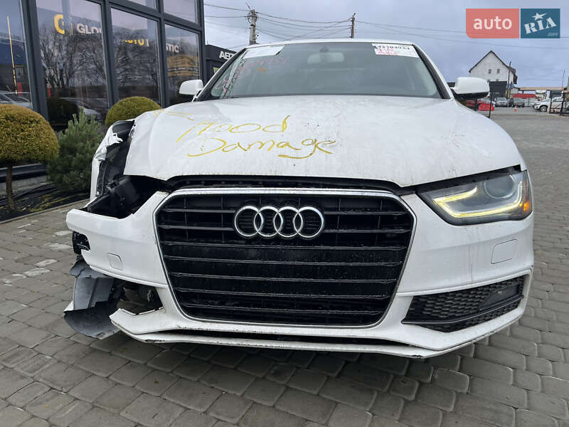 Седан Audi A4 2015 в Львові