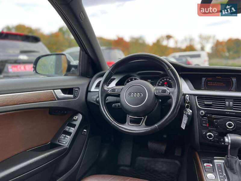 Седан Audi A4 2015 в Стрию