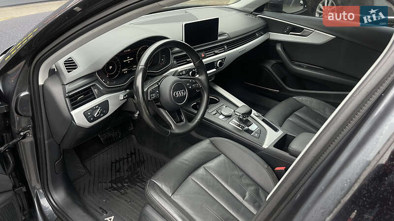 Седан Audi A4 2016 в Львове