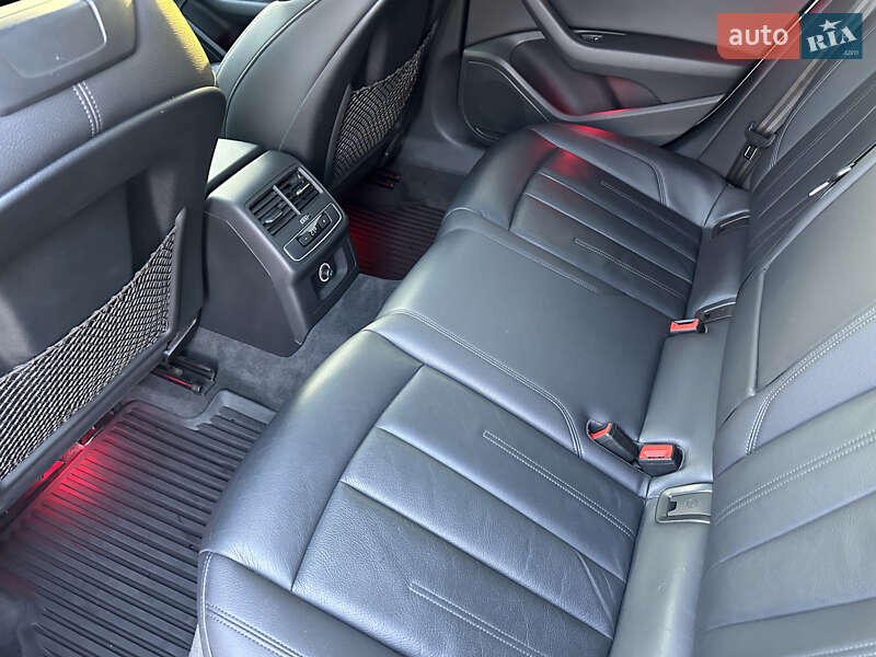 Седан Audi A4 2016 в Дніпрі