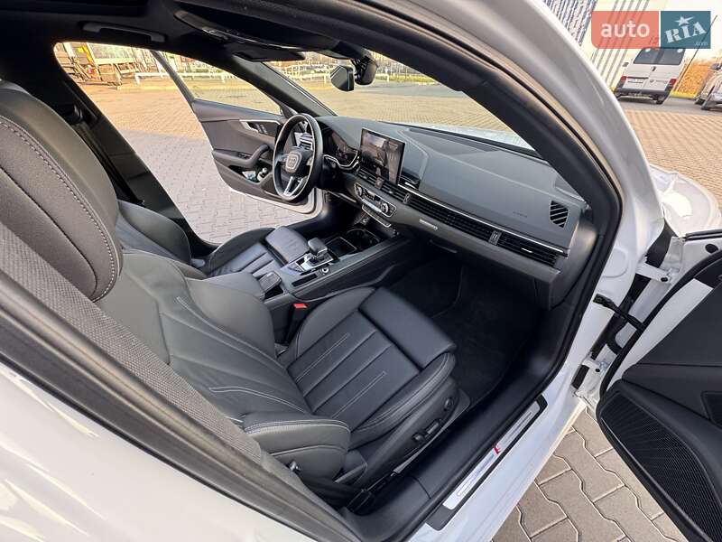 Седан Audi A4 2024 в Києві