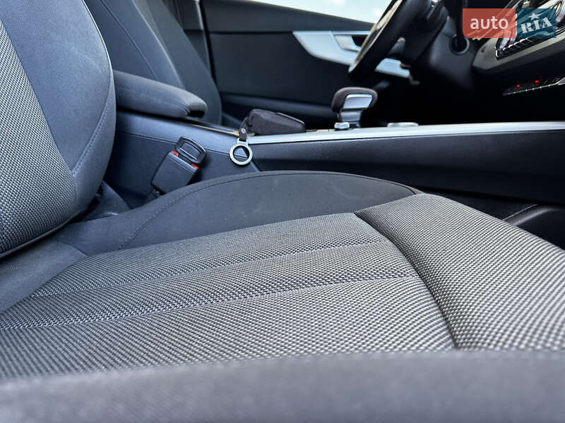 Универсал Audi A4 2018 в Стрые