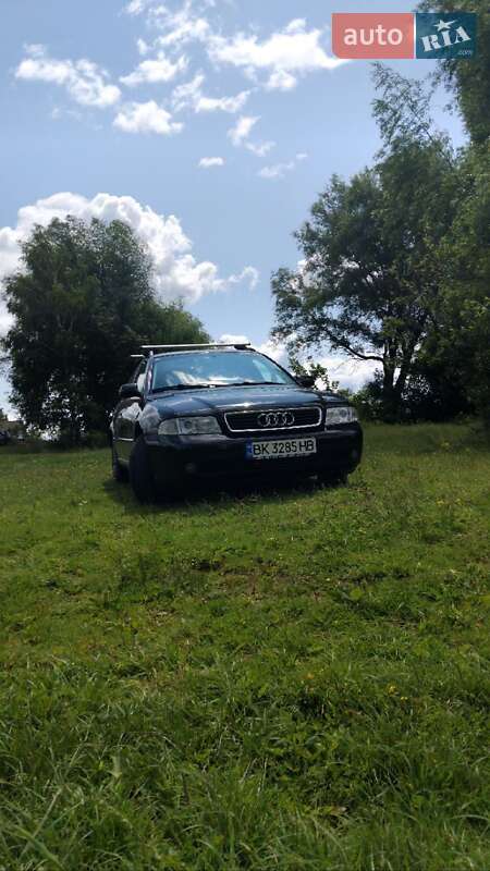 Універсал Audi A4 2000 в Вараші