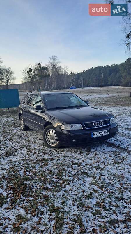 Універсал Audi A4 2000 в Вараші
