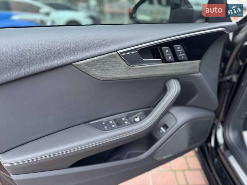 Седан Audi A4 2024 в Одесі