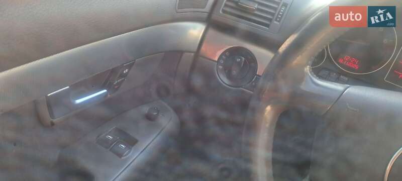 Седан Audi A4 2001 в Нововолынске