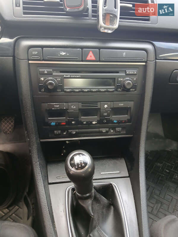 Седан Audi A4 2003 в Тлумачі