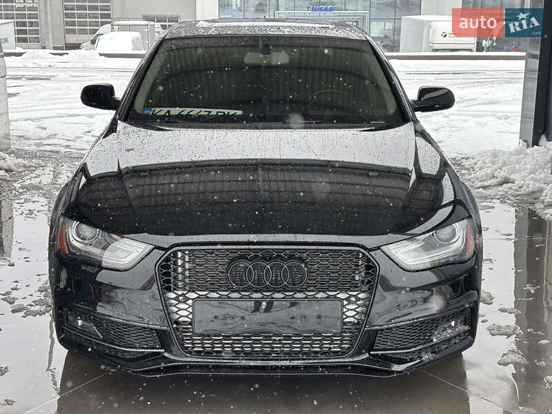 Седан Audi A4 2014 в Львове