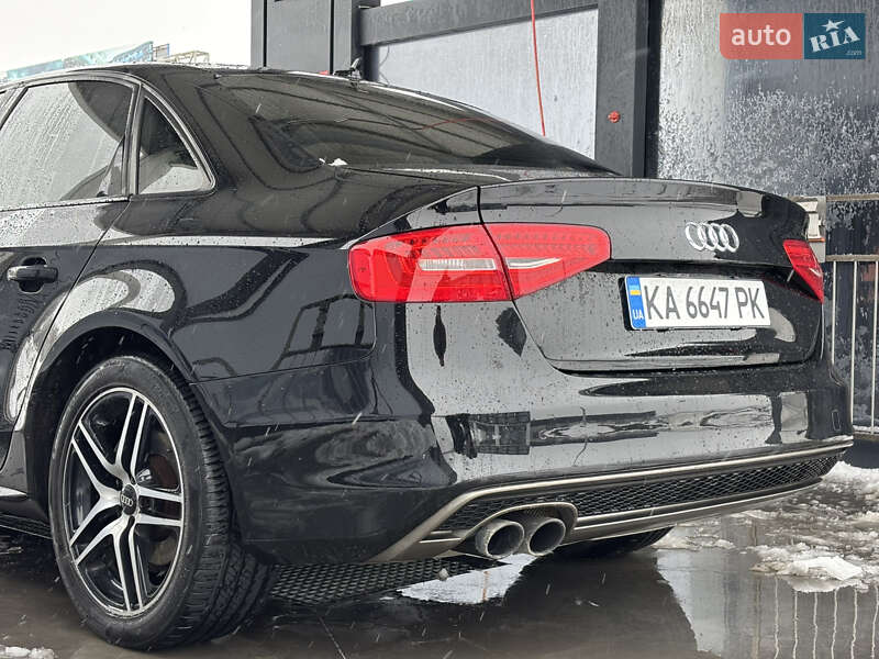 Седан Audi A4 2014 в Львове