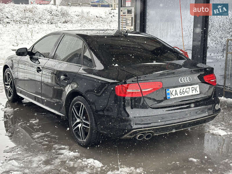 Седан Audi A4 2014 в Львове