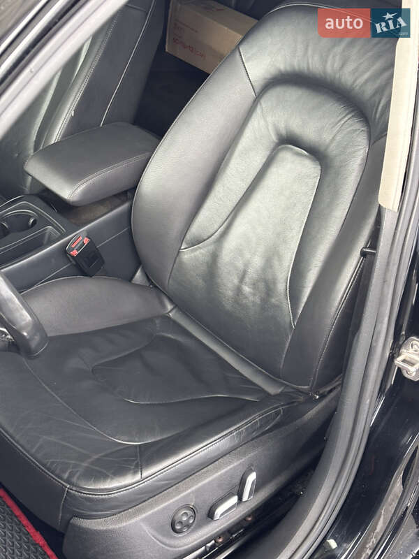 Седан Audi A4 2014 в Львове