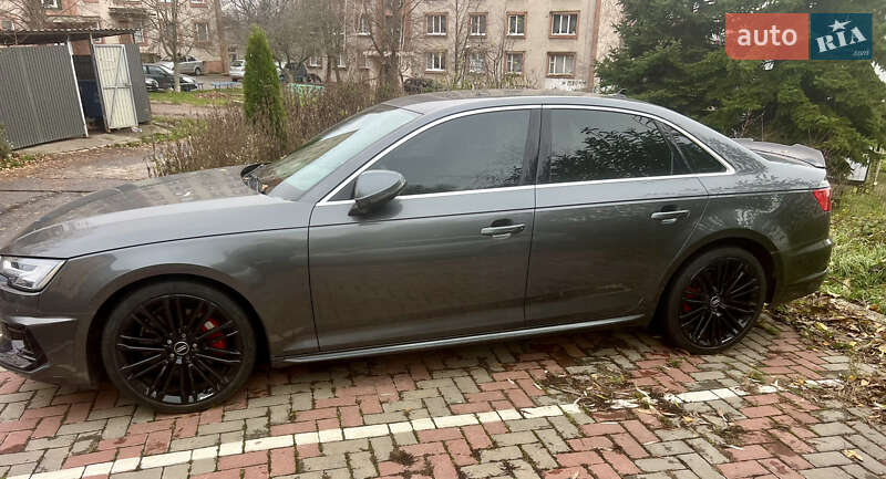 Седан Audi A4 2017 в Ужгороде