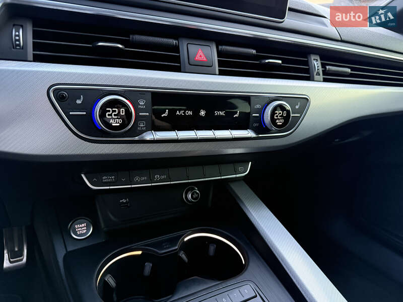 Седан Audi A4 2018 в Днепре