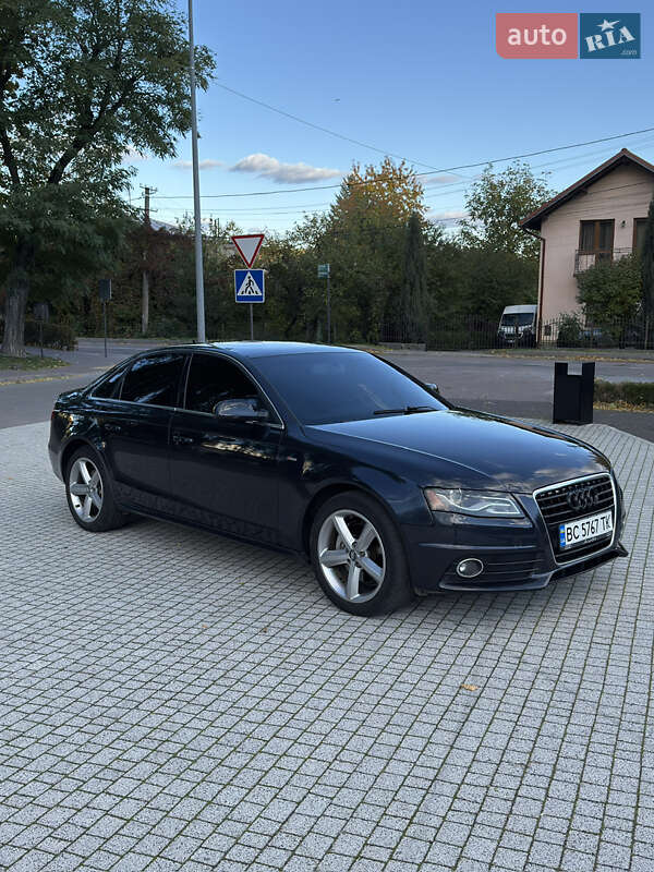 Седан Audi A4 2012 в Львове