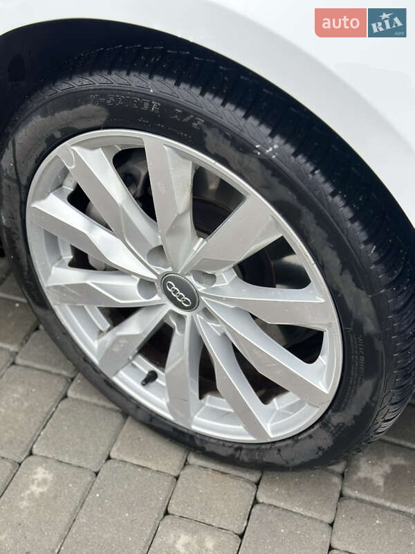 Седан Audi A4 2019 в Вінниці