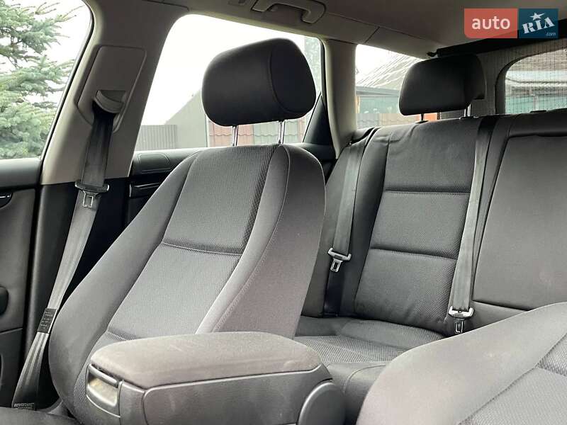 Универсал Audi A4 2003 в Сарнах