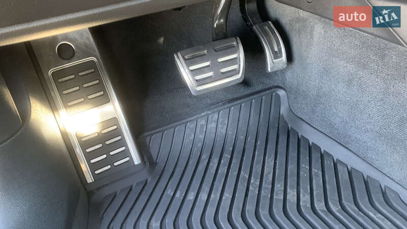 Седан Audi A4 2018 в Одессе