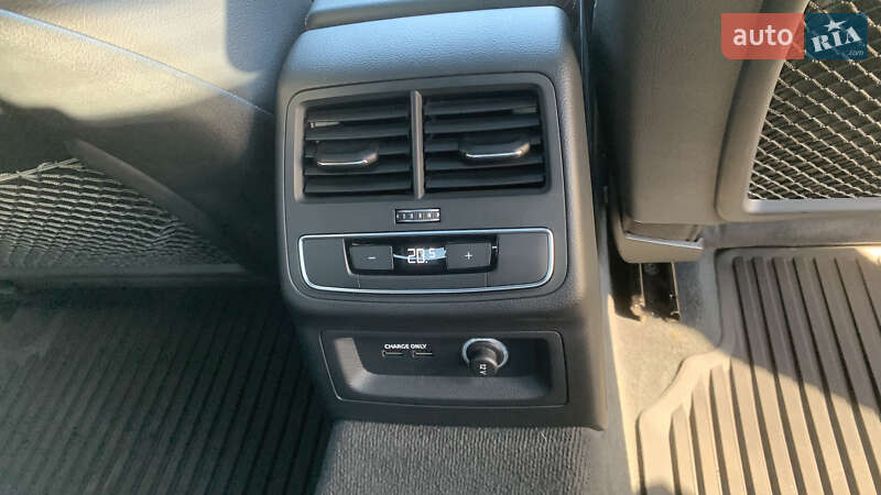 Седан Audi A4 2018 в Одессе