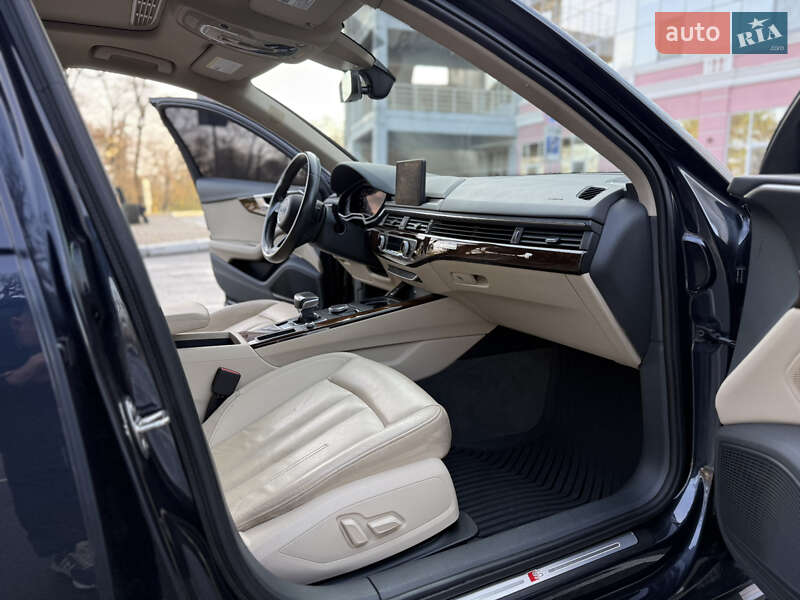 Седан Audi A4 2017 в Одесі
