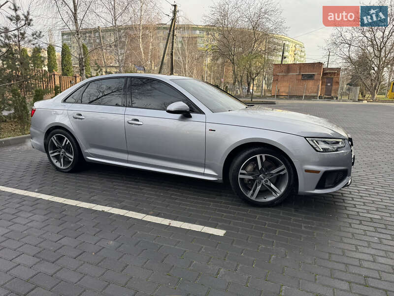 Седан Audi A4 2015 в Полтаве