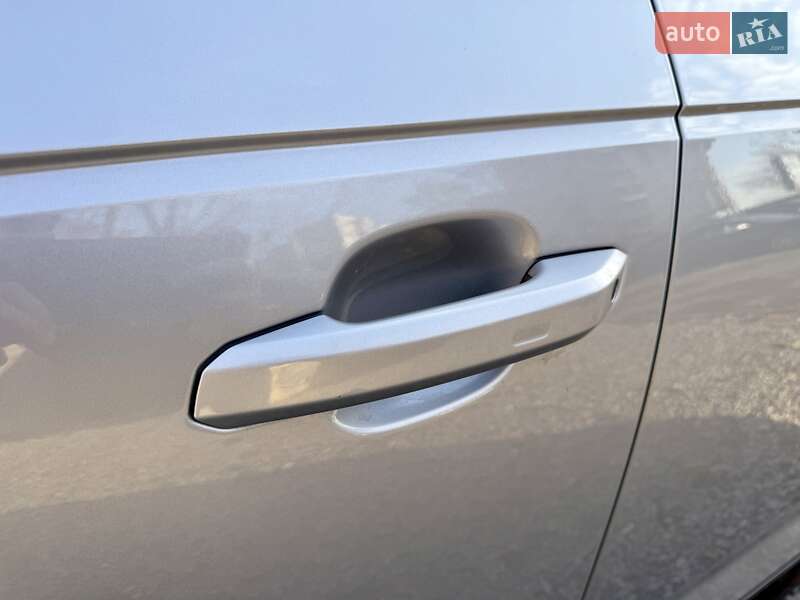 Седан Audi A4 2017 в Харькове