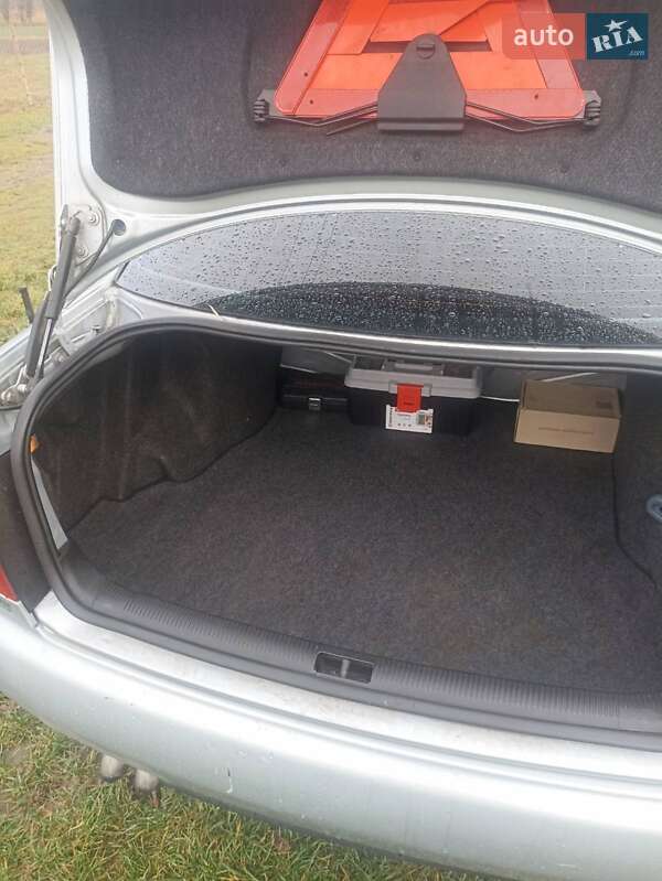 Седан Audi A4 1999 в Стрию