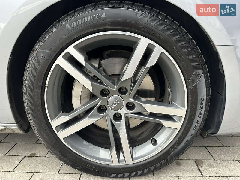 Универсал Audi A4 2019 в Ровно