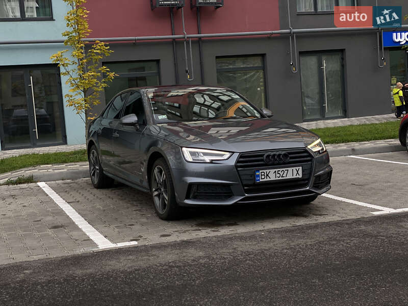 Седан Audi A4 2017 в Ровно
