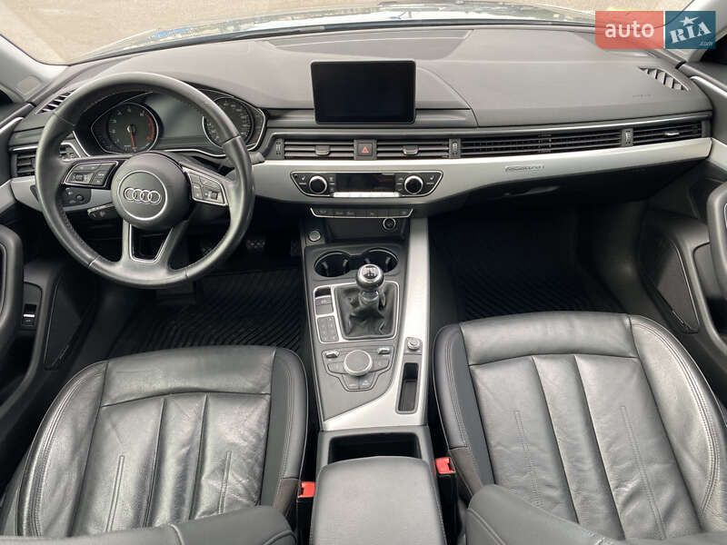 Седан Audi A4 2017 в Ровно