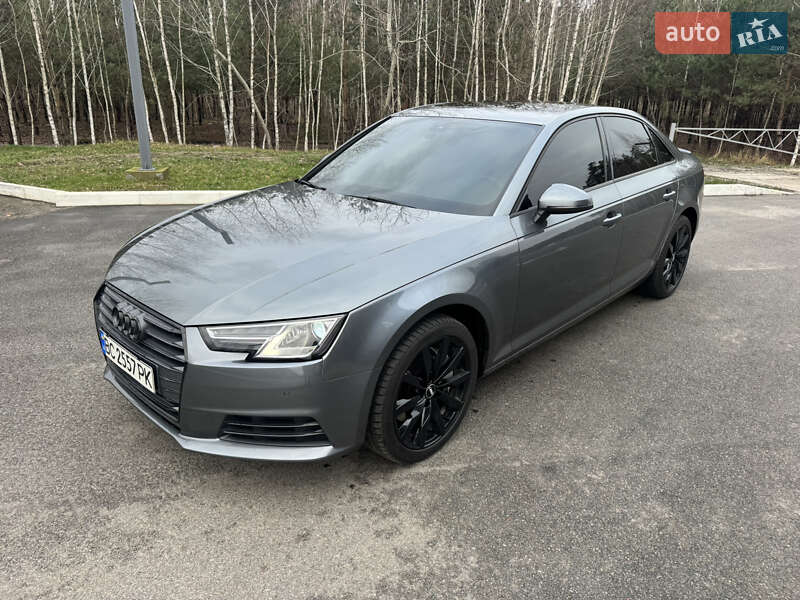 Седан Audi A4 2016 в Киеве