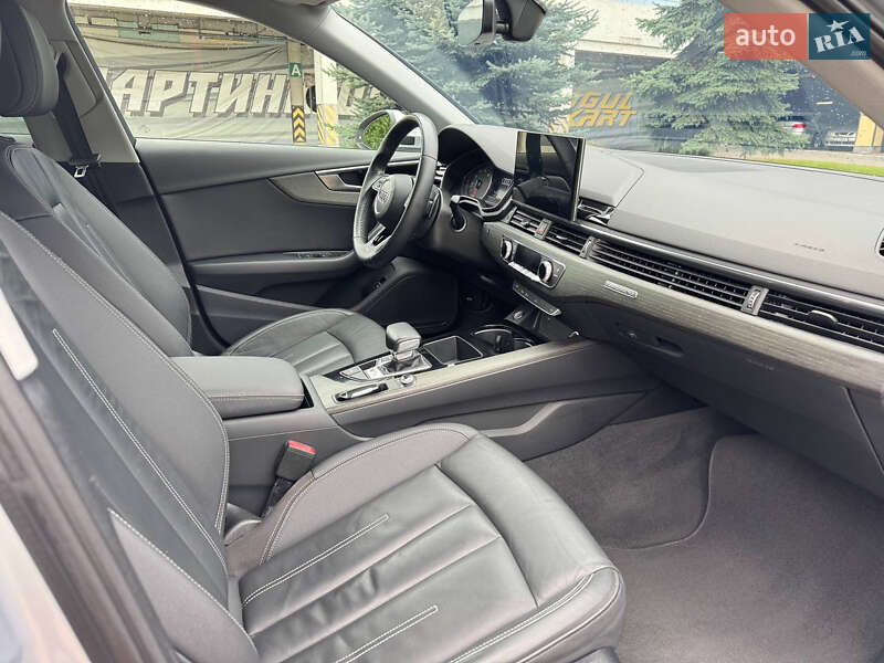 Седан Audi A4 2021 в Києві