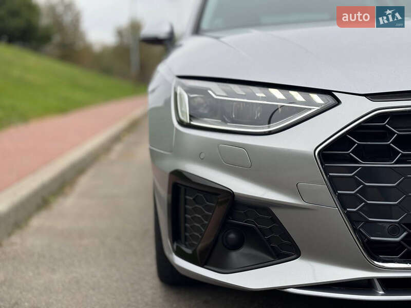 Седан Audi A4 2021 в Києві