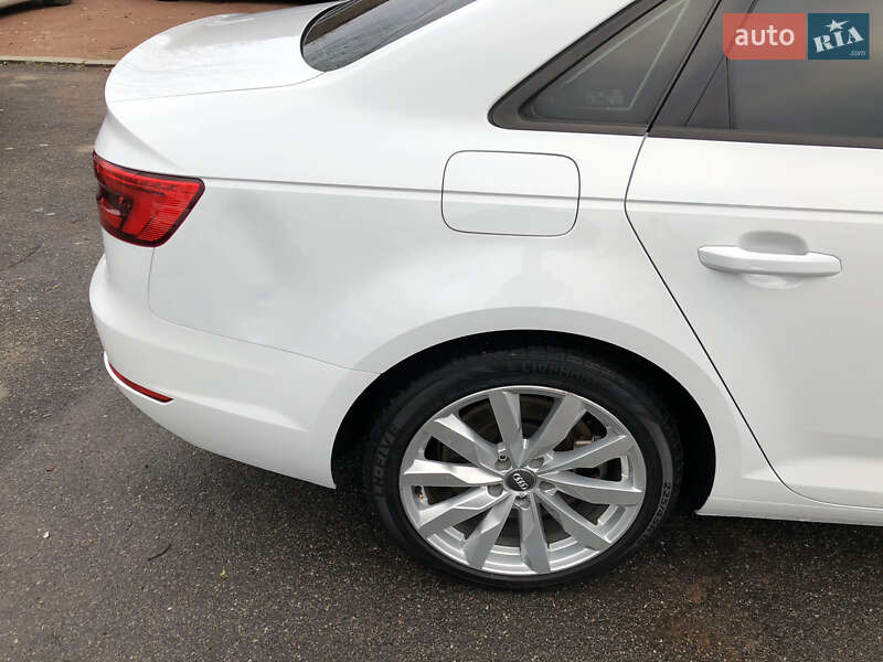 Седан Audi A4 2017 в Ирпене