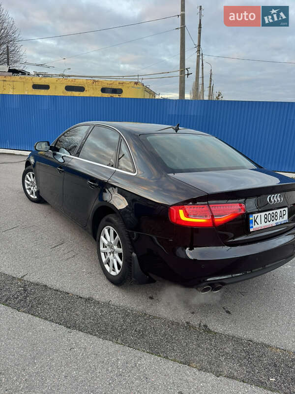 Седан Audi A4 2012 в Білій Церкві