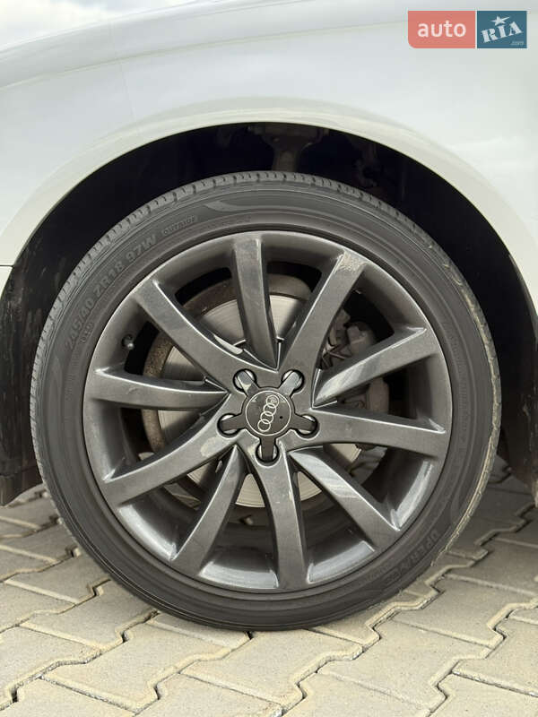 Седан Audi A4 2013 в Миколаєві