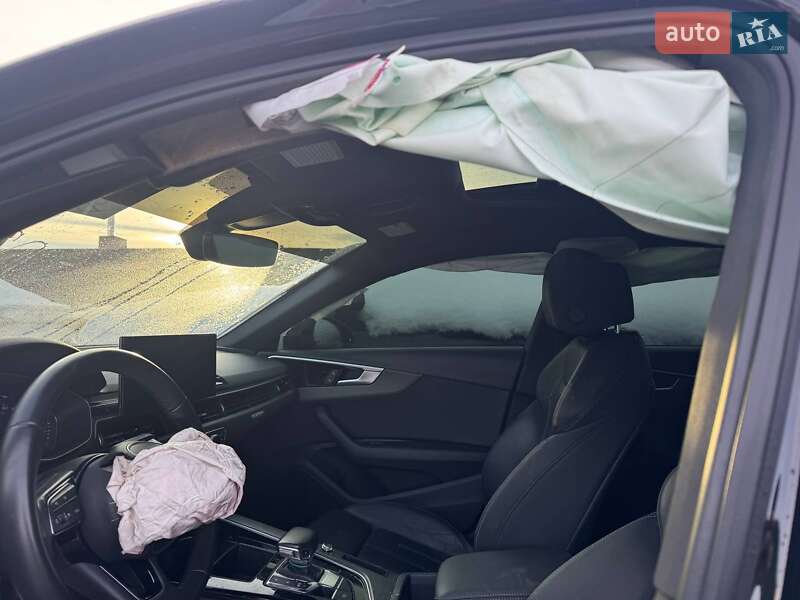 Седан Audi A4 2020 в Львові