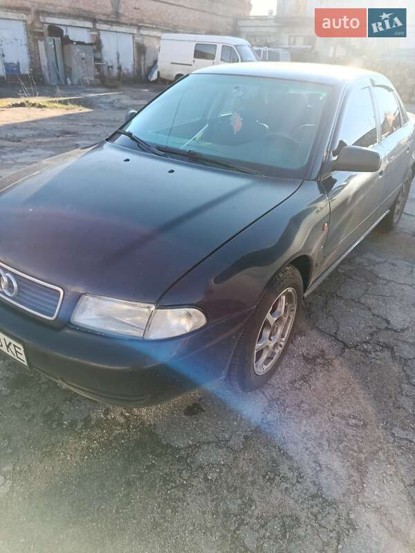 Седан Audi A4 1996 в Черкассах